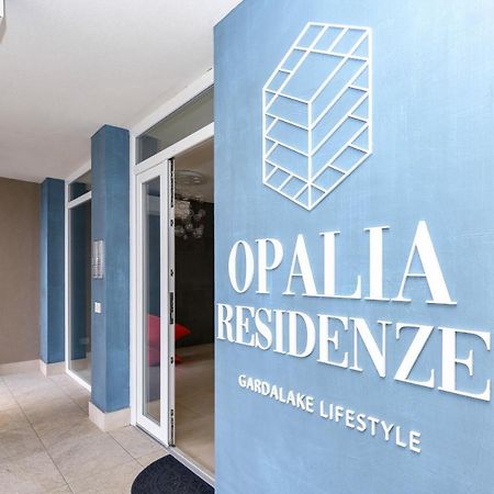 Opalia Residence - Garda Lake Lifestyle Apartment Песк'єра-дель-Гарда Екстер'єр фото