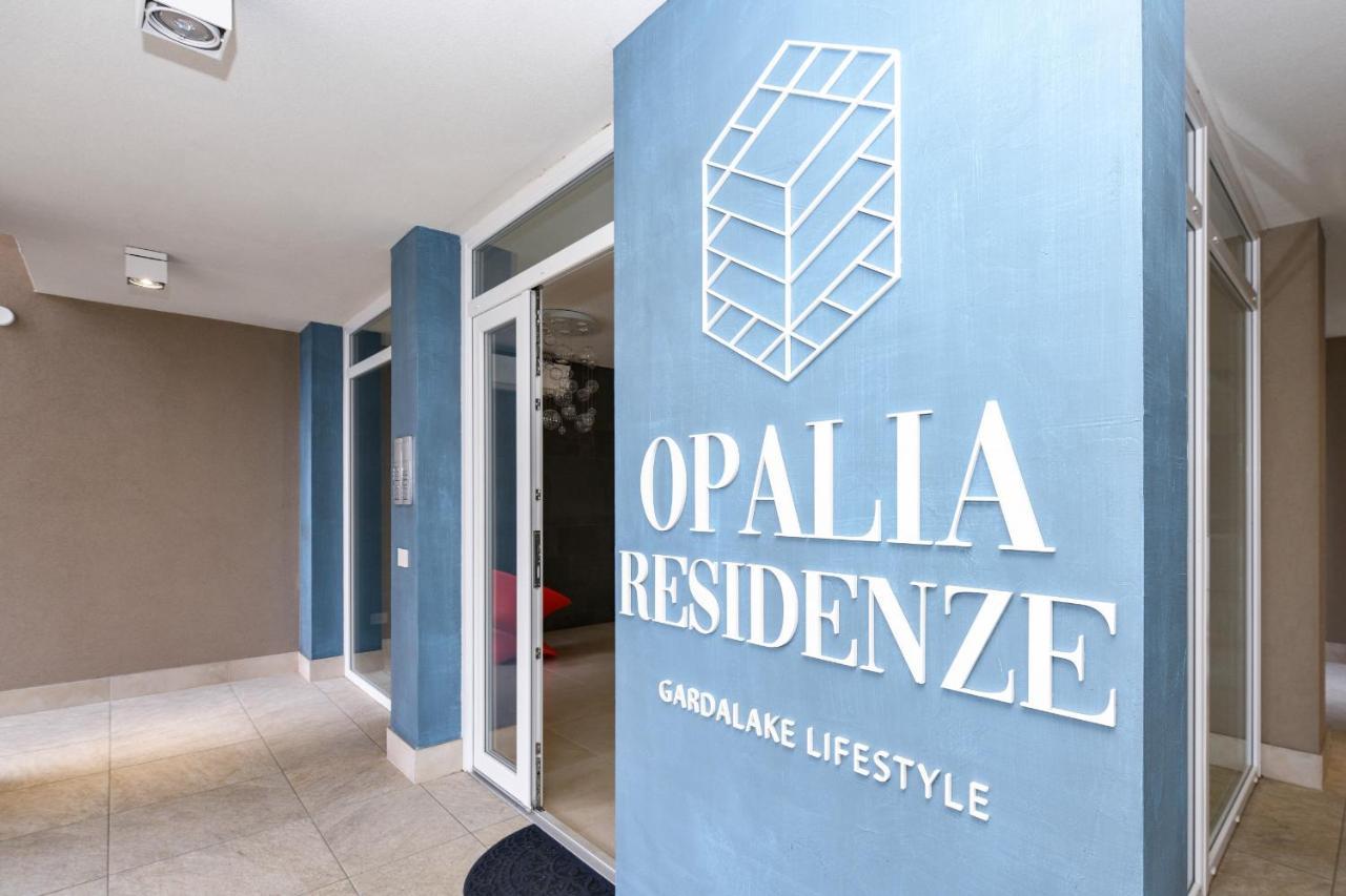 Opalia Residence - Garda Lake Lifestyle Apartment Песк'єра-дель-Гарда Екстер'єр фото