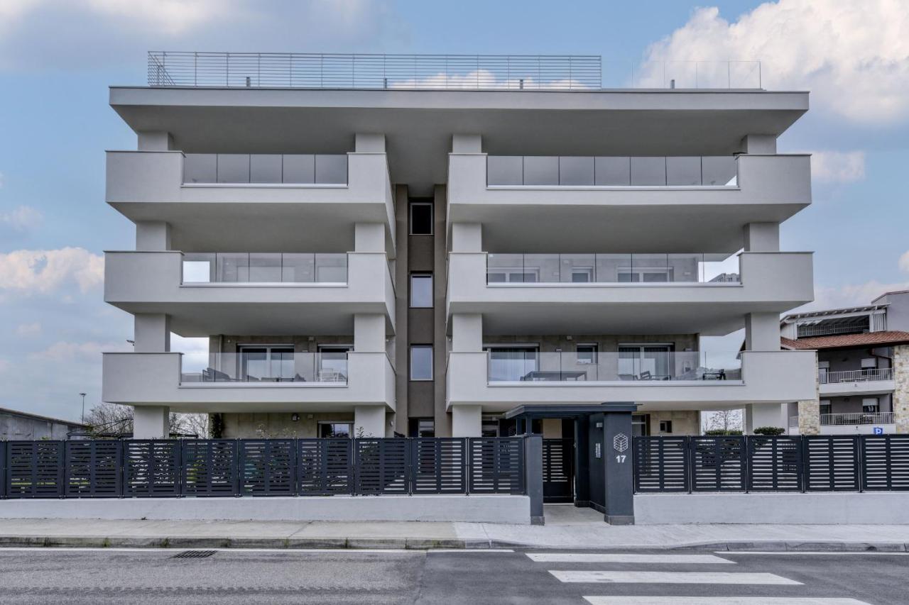 Opalia Residence - Garda Lake Lifestyle Apartment Песк'єра-дель-Гарда Екстер'єр фото
