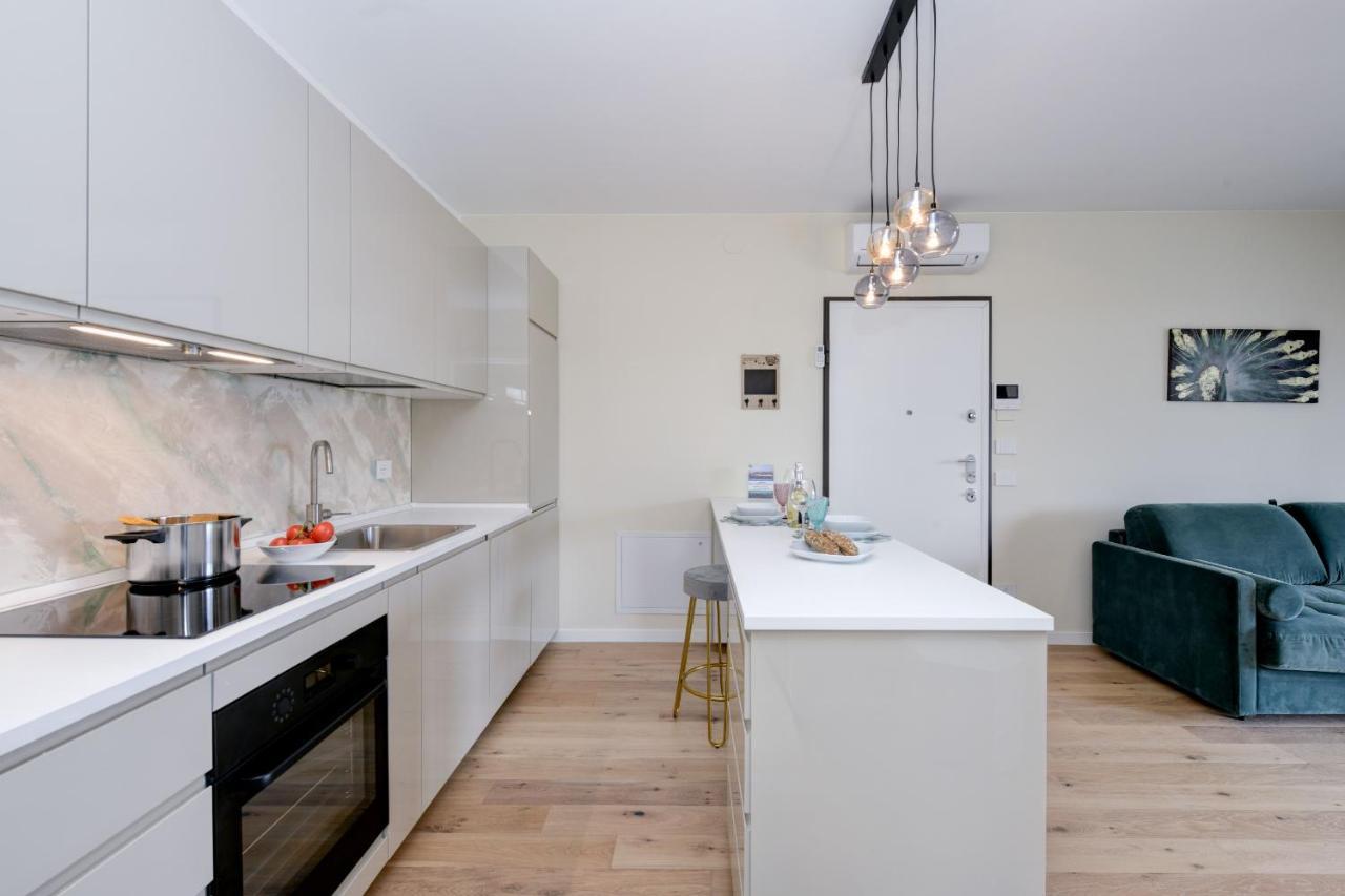 Opalia Residence - Garda Lake Lifestyle Apartment Песк'єра-дель-Гарда Екстер'єр фото