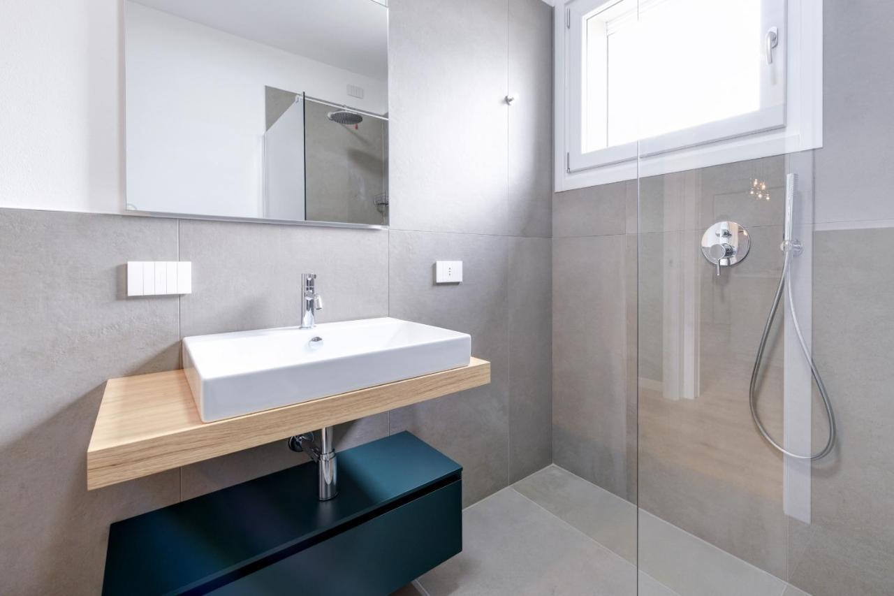 Opalia Residence - Garda Lake Lifestyle Apartment Песк'єра-дель-Гарда Екстер'єр фото
