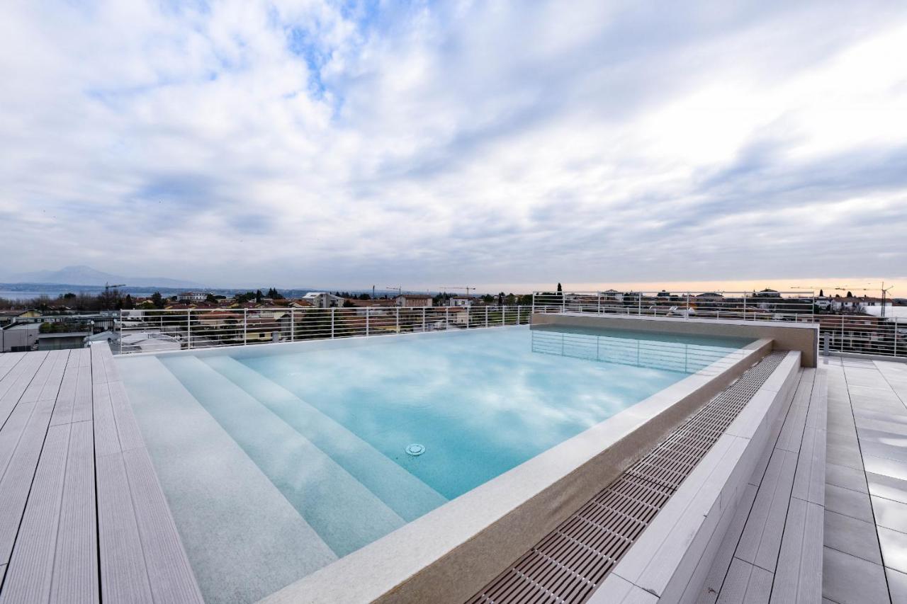 Opalia Residence - Garda Lake Lifestyle Apartment Песк'єра-дель-Гарда Екстер'єр фото