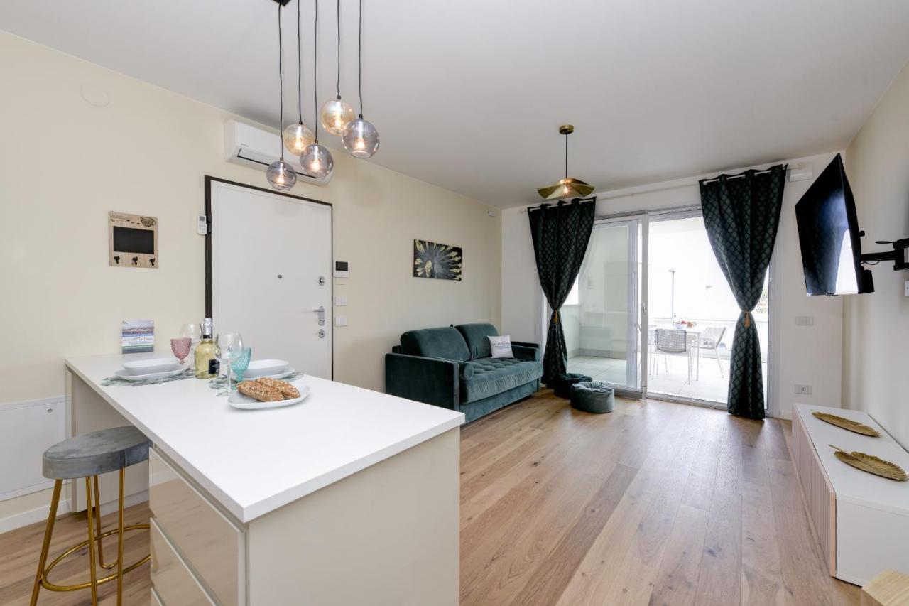 Opalia Residence - Garda Lake Lifestyle Apartment Песк'єра-дель-Гарда Екстер'єр фото