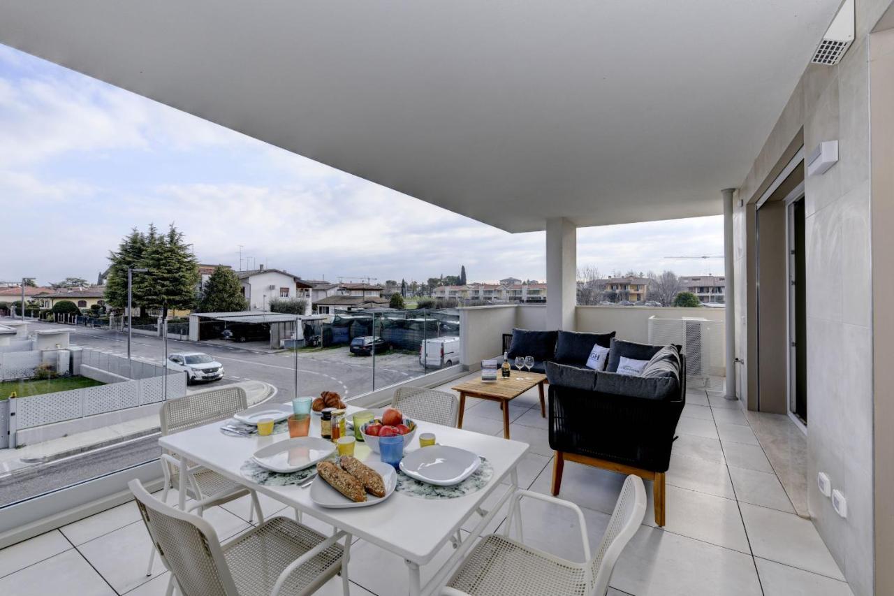 Opalia Residence - Garda Lake Lifestyle Apartment Песк'єра-дель-Гарда Екстер'єр фото