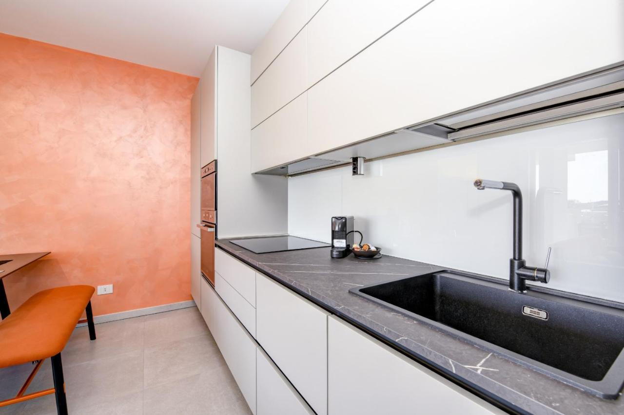 Opalia Residence - Garda Lake Lifestyle Apartment Песк'єра-дель-Гарда Екстер'єр фото