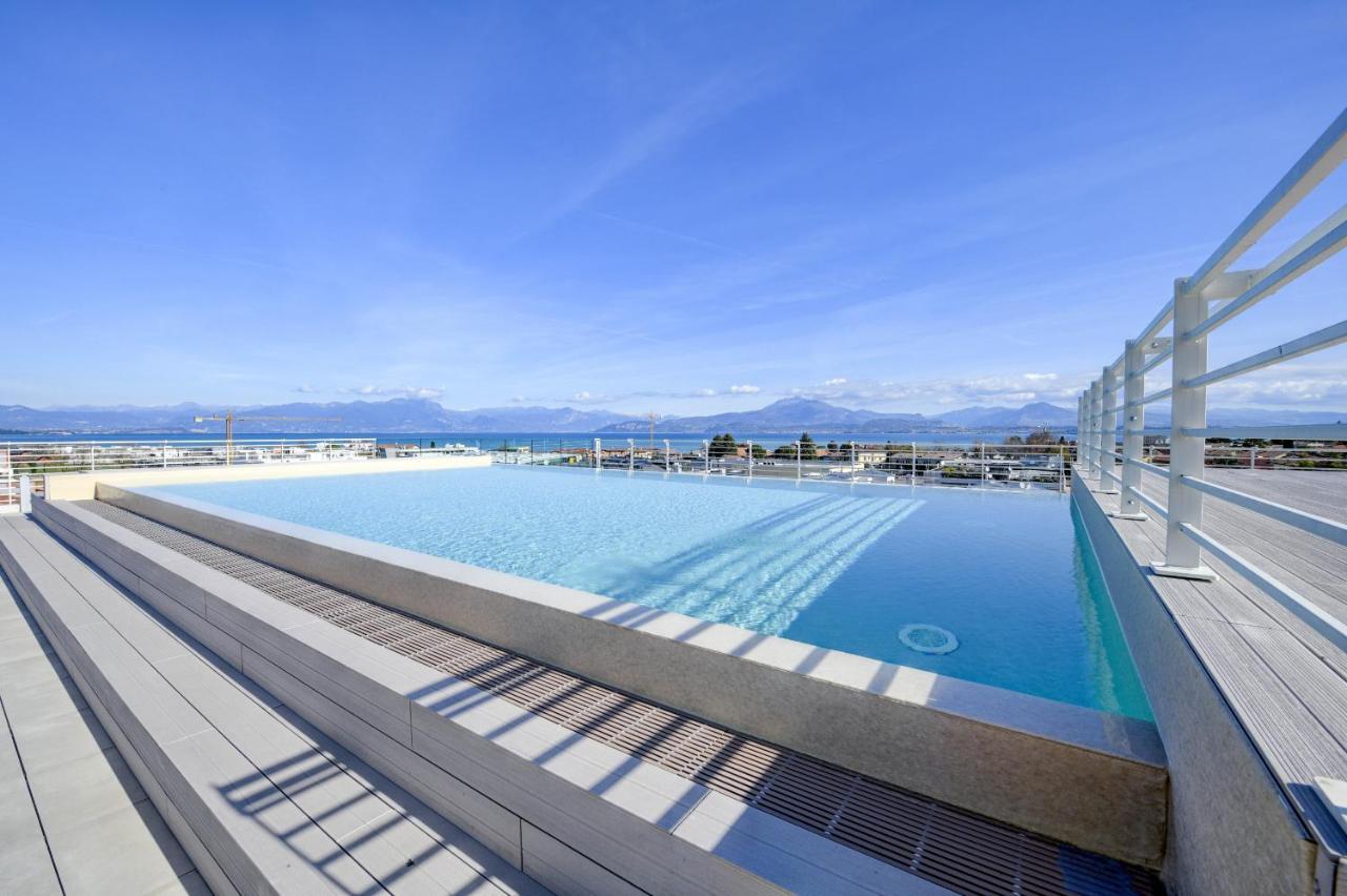 Opalia Residence - Garda Lake Lifestyle Apartment Песк'єра-дель-Гарда Екстер'єр фото